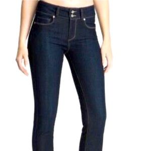 NWT PAIGE Hidden Hill Straight Jeans